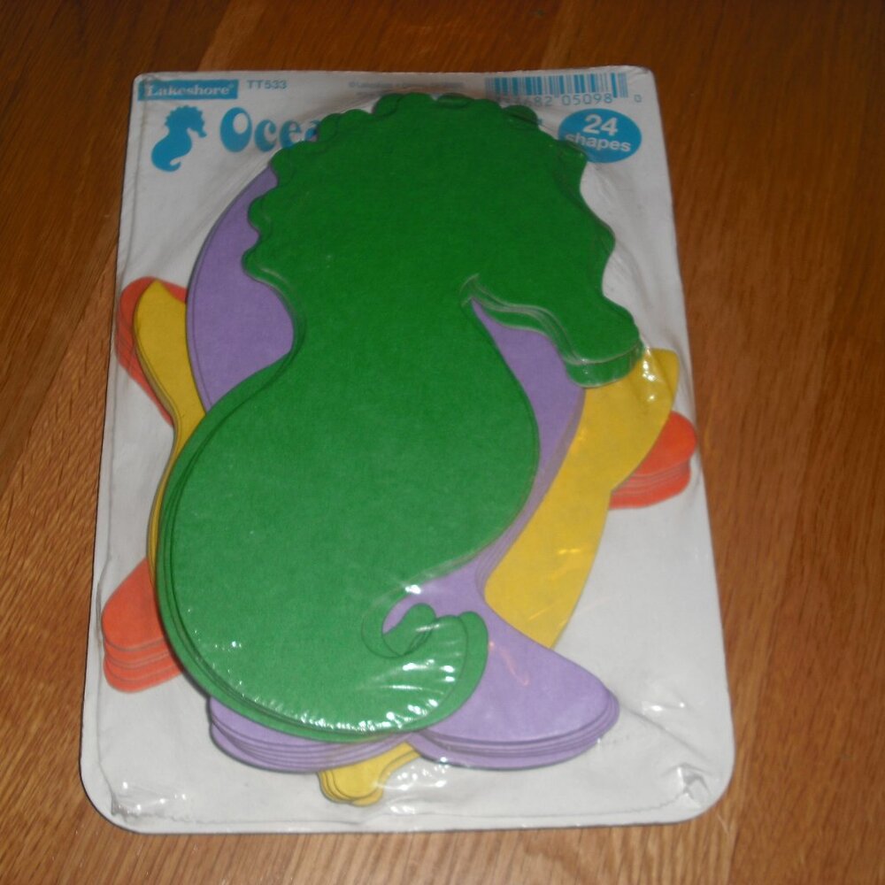 Lakeshore sea Animals x 24 Card-stock craft